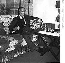 Franklin Roosevelt with his Scottish terrier Fala in 1942