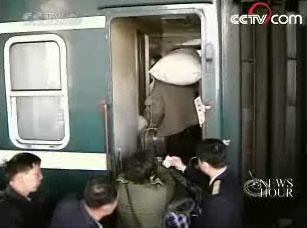 China's&nbsp;transportation&nbsp;system&nbsp;is&nbsp;busy&nbsp;once&nbsp;again&nbsp;as&nbsp;many&nbsp;students&nbsp;go&nbsp;back&nbsp;to&nbsp;school,&nbsp;families&nbsp;return&nbsp;from&nbsp;visiting&nbsp;relatives,&nbsp;and&nbsp;migrant&nbsp;workers&nbsp;head&nbsp;back&nbsp;to&nbsp;their&nbsp;jobs.