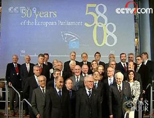 The European Parliament has celebrated its 50th anniversary with a birthday cake and family photo.