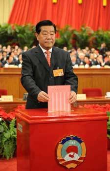 Jia&nbsp;Qinglin,&nbsp;member&nbsp;of&nbsp;the&nbsp;Standing&nbsp;Committee&nbsp;of&nbsp;the&nbsp;Political&nbsp;Bureau&nbsp;of&nbsp;the&nbsp;Communist&nbsp;Party&nbsp;of&nbsp;China&nbsp;(CPC)&nbsp;Central&nbsp;Committee,&nbsp;casts&nbsp;his&nbsp;vote&nbsp;during&nbsp;the&nbsp;fourth&nbsp;plenary&nbsp;meeting&nbsp;of&nbsp;the&nbsp;First&nbsp;Session&nbsp;of&nbsp;11th&nbsp;National&nbsp;Committee&nbsp;of&nbsp;the&nbsp;Chinese&nbsp;People's&nbsp;Political&nbsp;Consultative&nbsp;Conference&nbsp;(CPPCC)&nbsp;at&nbsp;the&nbsp;Great&nbsp;Hall&nbsp;of&nbsp;the&nbsp;People&nbsp;in&nbsp;Beijing,&nbsp;capital&nbsp;of&nbsp;China,&nbsp;March&nbsp;13,&nbsp;2008.&nbsp;(Xinhua&nbsp;Photo)