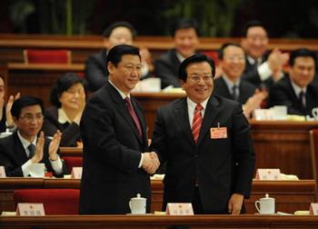 Outgoing&nbsp;Chinese&nbsp;Vice-President&nbsp;Zeng&nbsp;Qinghong&nbsp;(R)&nbsp;shakes&nbsp;hands&nbsp;with&nbsp;his&nbsp;successor&nbsp;Xi&nbsp;Jinping&nbsp;after&nbsp;Xi&nbsp;was&nbsp;elected&nbsp;vice-president&nbsp;of&nbsp;China&nbsp;during&nbsp;the&nbsp;fifth&nbsp;plenary&nbsp;meeting&nbsp;of&nbsp;the&nbsp;NPC&nbsp;session&nbsp;in&nbsp;Beijing,&nbsp;capital&nbsp;of&nbsp;China,&nbsp;March&nbsp;15,&nbsp;2008.&nbsp;(Xinhua&nbsp;Photo)
