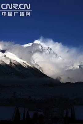 Mt.&nbsp;Qomolangma&nbsp;after&nbsp;snow&nbsp;