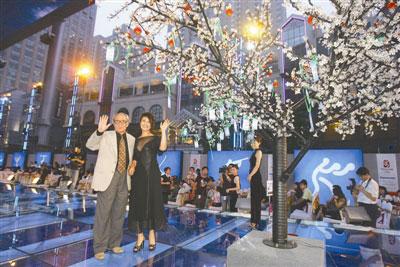 The&nbsp;fourth&nbsp;International&nbsp;Sports&nbsp;Film&nbsp;Week&nbsp;is&nbsp;underway&nbsp;in&nbsp;Beijing.&nbsp;The&nbsp;week-end&nbsp;opening&nbsp;ceremony&nbsp;was&nbsp;attended&nbsp;by&nbsp;Olympic&nbsp;medalists&nbsp;and&nbsp;celebrities&nbsp;of&nbsp;entertainment.