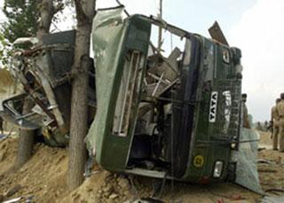 Officials&nbsp;said&nbsp;that&nbsp;the&nbsp;explosives&nbsp;were&nbsp;detonated&nbsp;as&nbsp;the&nbsp;bus&nbsp;drove&nbsp;over&nbsp;it&nbsp;[AFP]