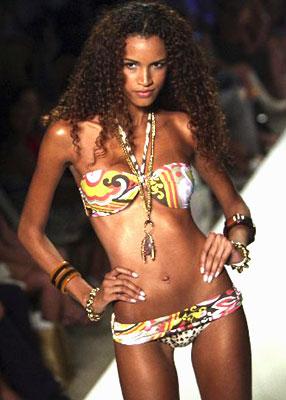 A&nbsp;model&nbsp;walks&nbsp;the&nbsp;runway&nbsp;wearing&nbsp;Cia.&nbsp;Maritima&nbsp;swimwear&nbsp;2009&nbsp;collection&nbsp;by&nbsp;designer&nbsp;Benny&nbsp;Rosset&nbsp;of&nbsp;Brazil&nbsp;during&nbsp;Mercedes-Benz&nbsp;Fashion&nbsp;Week&nbsp;Swim&nbsp;show&nbsp;in&nbsp;Miami&nbsp;July&nbsp;20,&nbsp;2008.[Agencies]