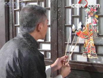 Chinese actor Nie Yuan plays a renowned shadow play artist.(Photo: CCTV.com)
