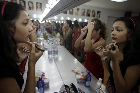 Girls prepare for future beauty contests