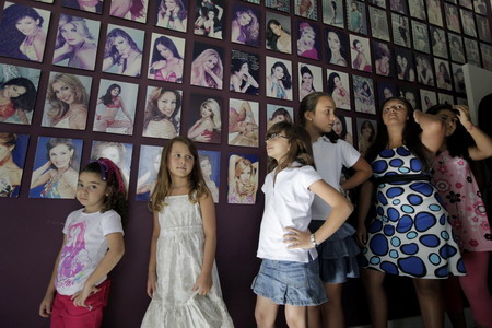Girls prepare for future beauty contests