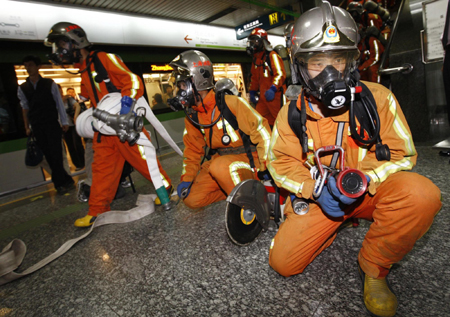 Firefighting exercise in Shanghai subway